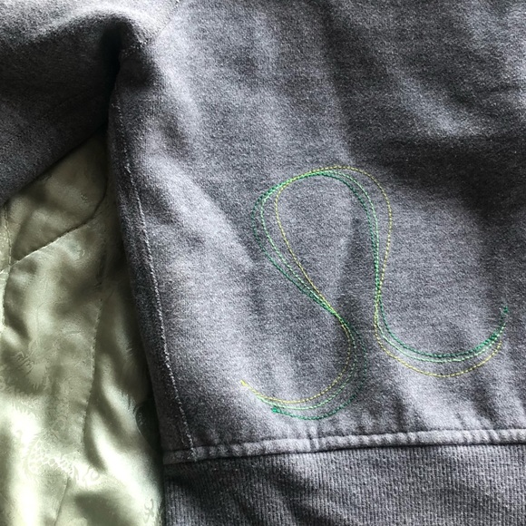 Vintage Lululemon runner’s sweater w gloves - Picture 6 of 8